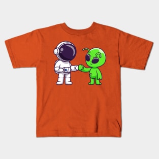 Astronaut With Cute Alien High Fives Cartoon Kids T-Shirt